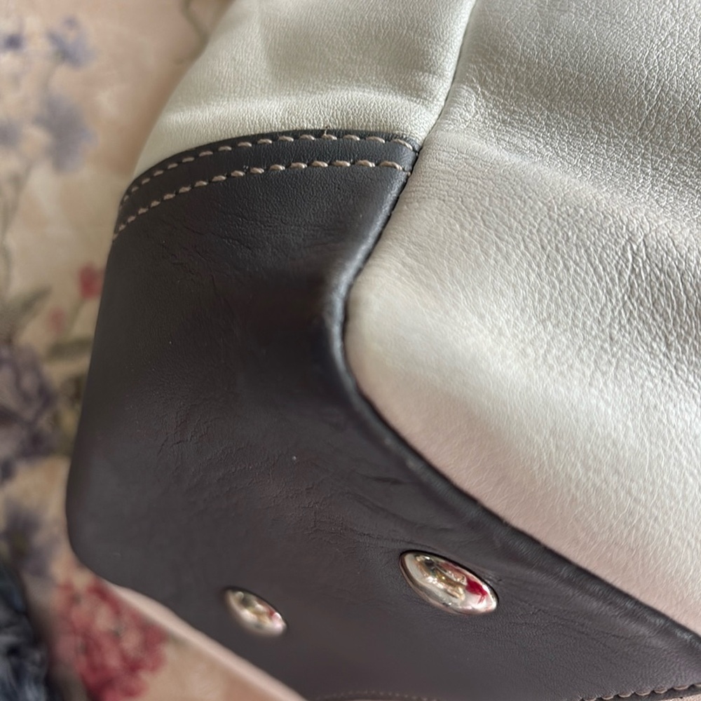 Coach F14673  Soho gallery Tote vintage  shoulder bag   Leather white/ deep gray - Picture 14 of 17